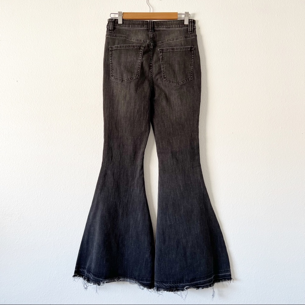 We The Free Irreplaceable Flare Jeans size 29 - Picture 8 of 8